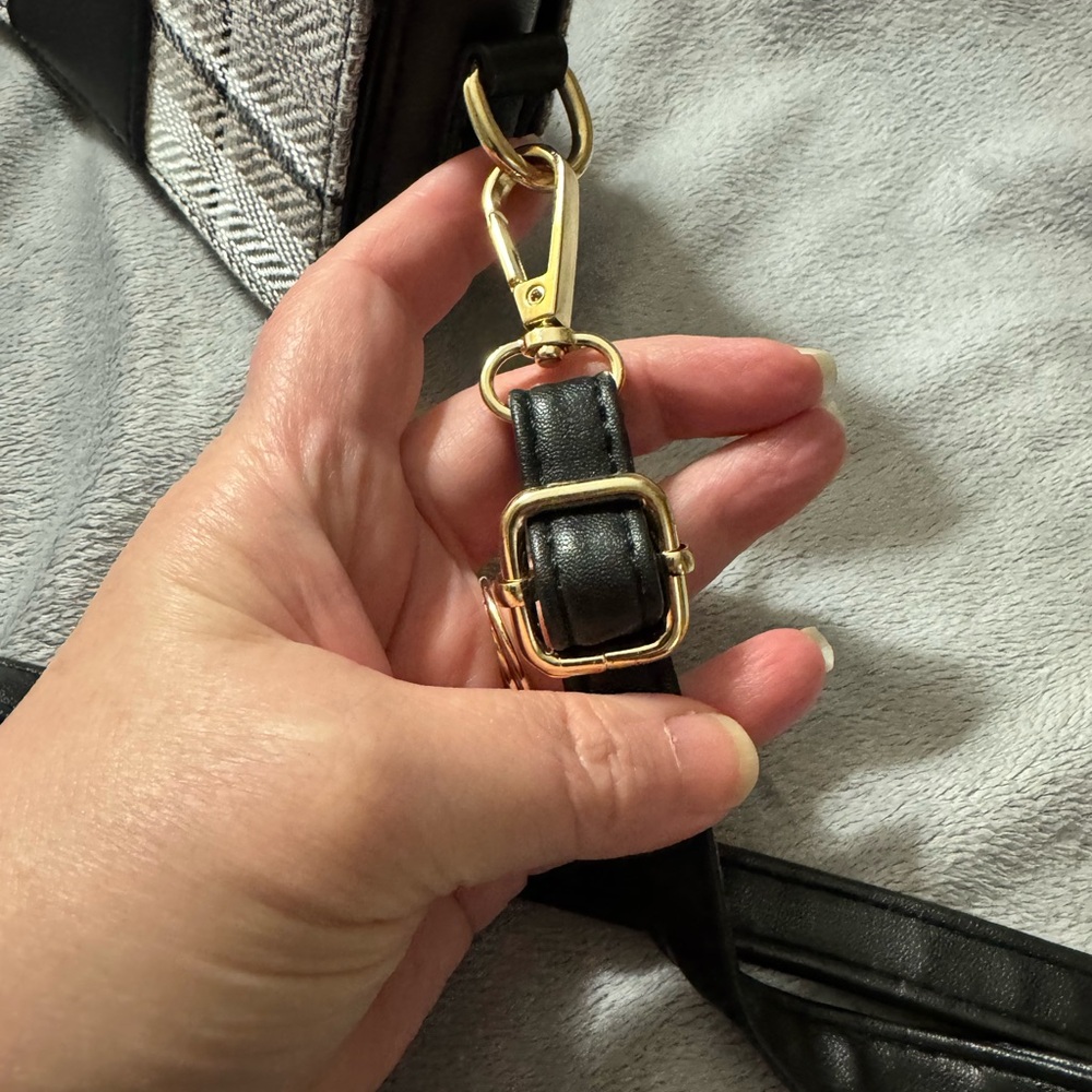 Crossbody Faux Black Leather, Chic Plaid With Gold Tone Accents - Picture 3 of 7